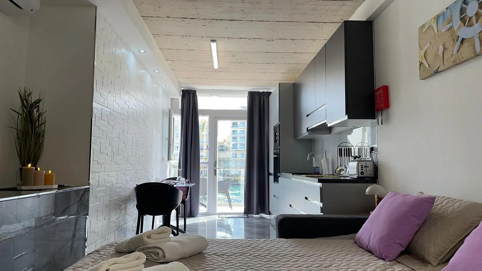 Appartamento Seafront, Lovely Modern Studio. San Giuliano Malta