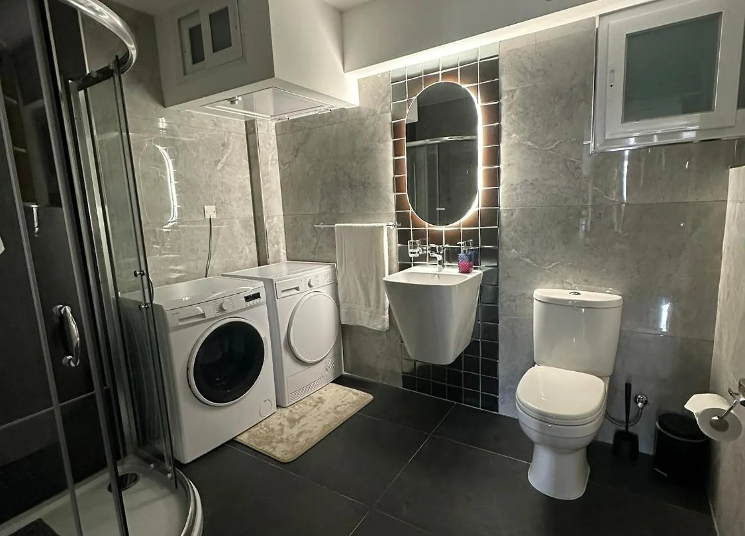 Appartamento Seafront, Lovely Modern Studio. San Giuliano