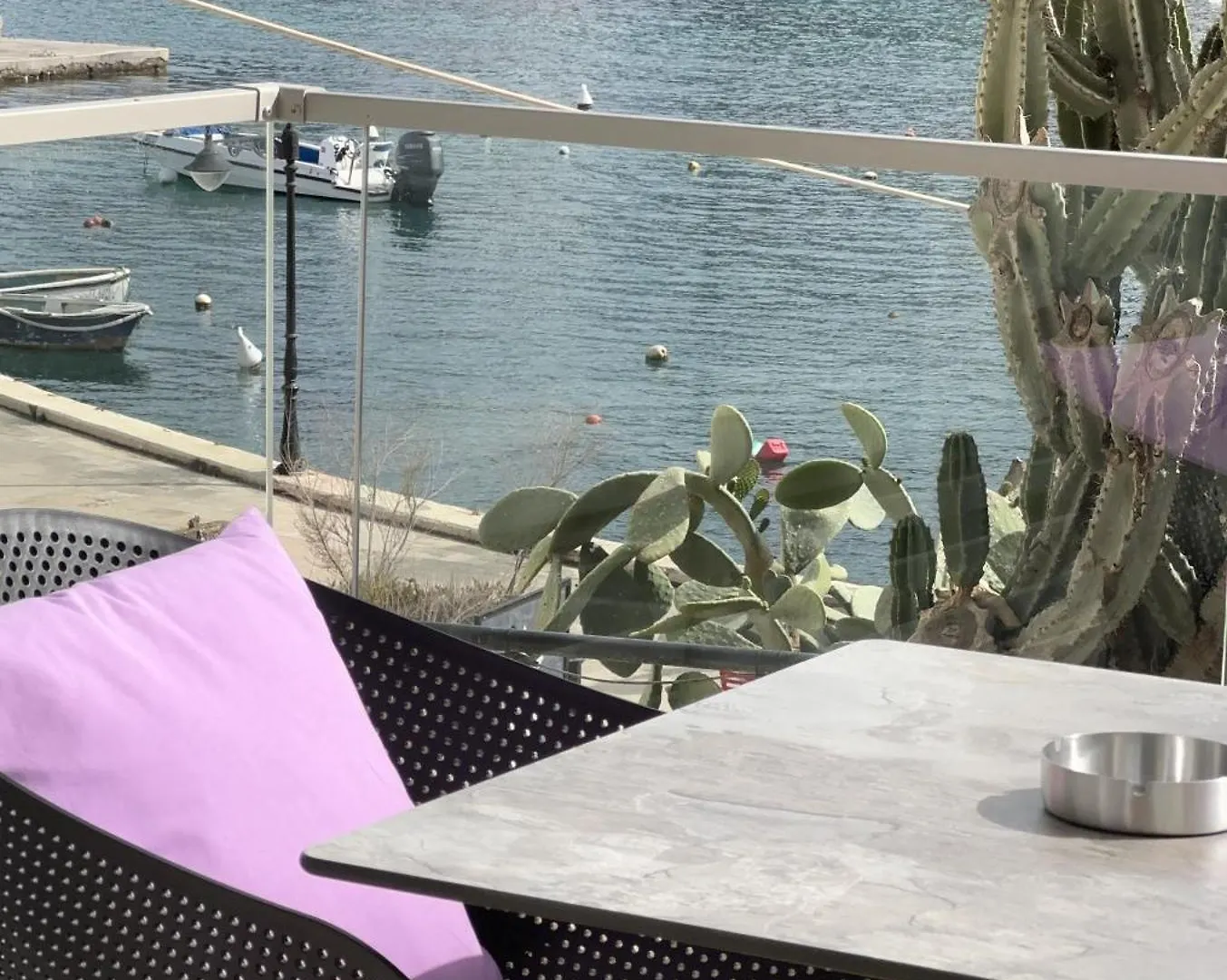 Seafront, Lovely Modern Studio. Saint Julian's 0*,  Malta